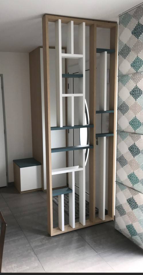 Installation d'une entrée avec claustra en sur mesure dans une grande pièce à vivre dans une maison individuelle à Saran proche de Fleury les Aubrais